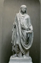 Statue des Kaisers Maxentius (306-312 n. Chr.) als Pontifex Maximus